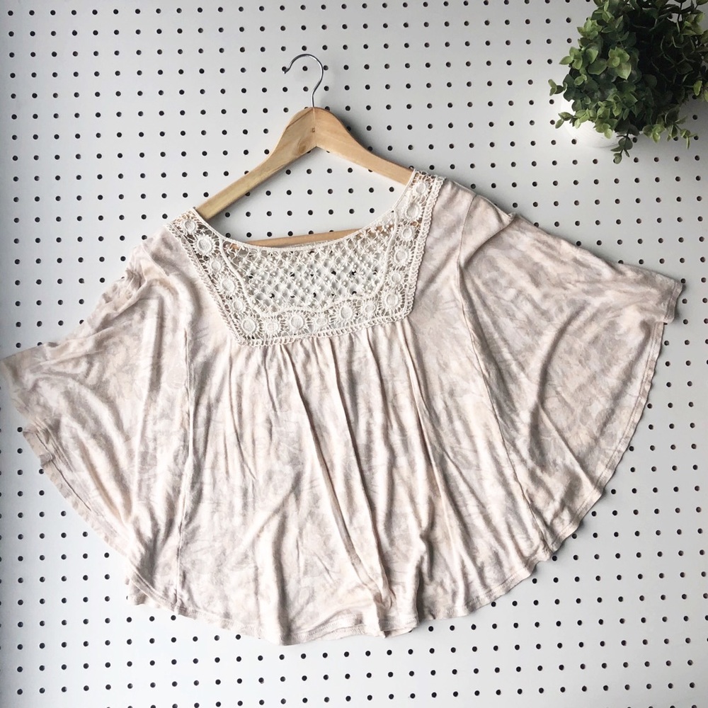 FOREVER 21 Batwing boho poncho fest crochet top